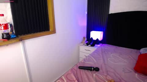 Snapshot of alice_sweetmomma chatting on 01-16-25, 10:23 Alice online show from 01-16-25, 10:23