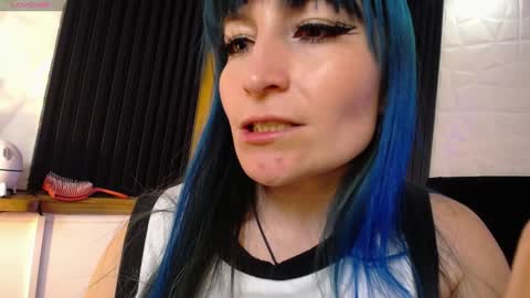 Snapshot of alice_sweetmomma chatting on 02-01-25, 11:06 Alice online show from 02-01-25, 11:06