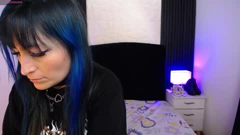 Snapshot of alice_sweetmomma chatting on 02-12-25, 07:35 Alice online show from 02-12-25, 07:35
