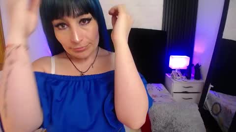 Snapshot of alice_sweetmomma chatting on 02-14-25, 07:33 Alice online show from 02-14-25, 07:33