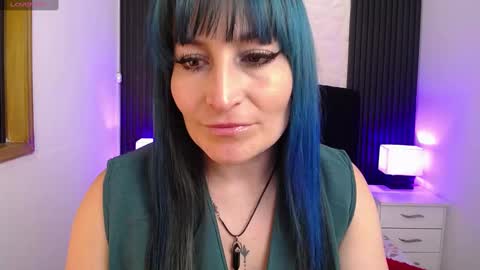 Snapshot of alice_sweetmomma chatting on 03-08-25, 04:17 Alice online show from 03-08-25, 04:17