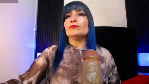 Snapshot of alice_sweetmomma chatting on 10-04-25, 07:12 Alice online show from 10-04-25, 07:12