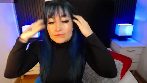 Snapshot of alice_sweetmomma chatting on 10-15-25, 07:14 Alice online show from 10-15-25, 07:14