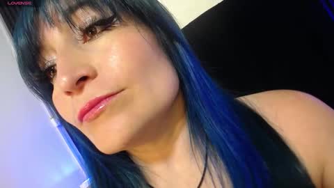 Snapshot of alice_sweetmomma chatting on 10-20-25, 07:25 Alice online show from 10-20-25, 07:25