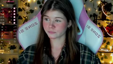 Snapshot of alice_tails chatting on 04-22-26, 09:38 Alice online show from 04-22-26, 09:38