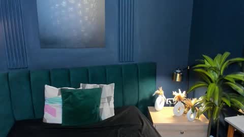 Alice and Asia online show from 09-19-25, 02:57