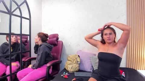 Snapshot of aliceandsia chatting on 05-10-26, 12:32 Alice and Asia online show from 05-10-26, 12:32