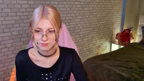 Snapshot of alicedews chatting on 02-17-26, 01:40 alice online show from 02-17-26, 01:40