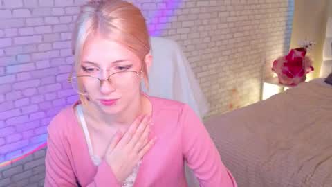 Snapshot of alicedews chatting on 02-22-26, 01:31 alice online show from 02-22-26, 01:31