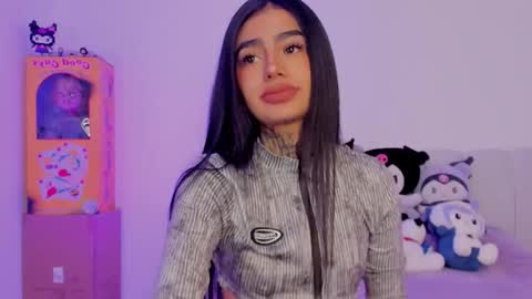 Snapshot of alicee_0 chatting on 10-18-25, 05:25 Alice  online show from 10-18-25, 05:25