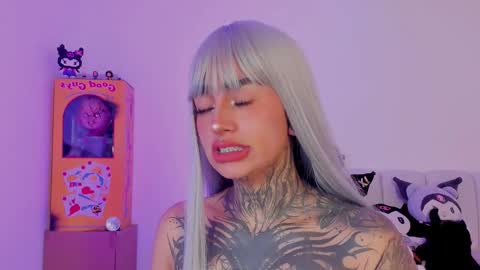 Snapshot of alicee_0 chatting on 10-26-25, 08:37 Alice  online show from 10-26-25, 08:37
