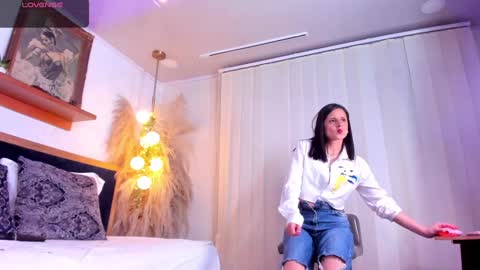 Snapshot of alicee_milf_ chatting on 01-15-25, 11:43 Aleja online show from 01-15-25, 11:43