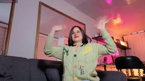 Snapshot of alicee_milf_ chatting on 09-11-25, 11:10 Aleja online show from 09-11-25, 11:10