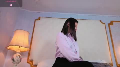 Snapshot of alicee_milf_ chatting on 09-15-25, 11:10 Aleja online show from 09-15-25, 11:10