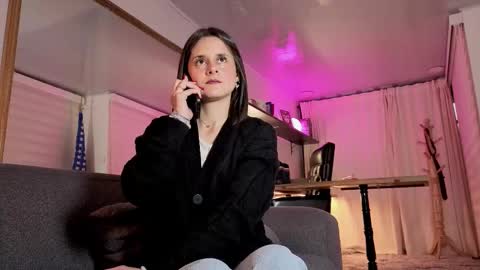 Snapshot of alicee_milf_ chatting on 09-20-25, 11:00 Aleja online show from 09-20-25, 11:00