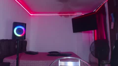 aliceesmiths online show from 01-04-25, 02:25