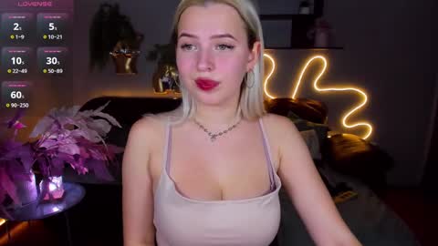 Snapshot of alicefreman chatting on 12-03-24, 12:49 Alice online show from 12-03-24, 12:49