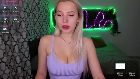 Snapshot of alicefreman chatting on 12-09-24, 09:49 Alice online show from 12-09-24, 09:49