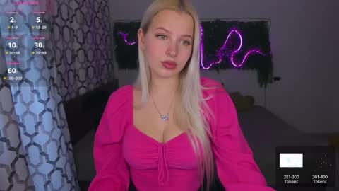 Snapshot of alicefreman chatting on 01-06-25, 10:02 Alice online show from 01-06-25, 10:02