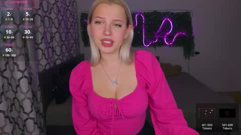 Snapshot of alicefreman chatting on 01-06-25, 01:19 Alice online show from 01-06-25, 01:19