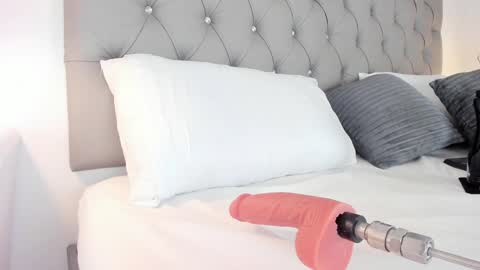 Alice  online show from 01-14-25, 08:41