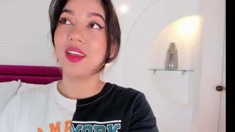 Alice  online show from 01-22-25, 04:13