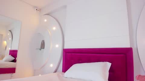 Alice  online show from 01-24-25, 07:41