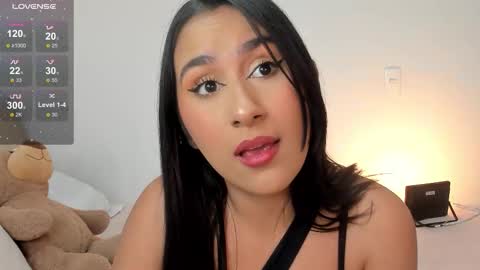 Snapshot of alicejhons chatting on 09-11-25, 02:00 vanessa online show from 09-11-25, 02:00