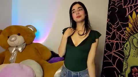 Alicekingdom online show from 11-25-25, 12:54