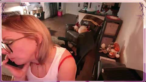 Alice Liddell online show from 12-19-25, 05:36