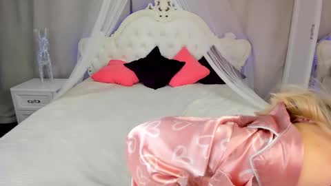 alicemonro online show from 10-20-25, 08:26