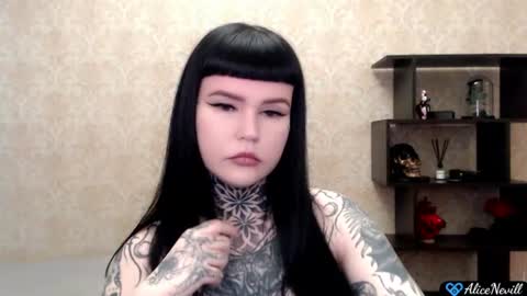 Snapshot of alicenevill chatting on 06-30-26, 01:01 Alice online show from 06-30-26, 01:01