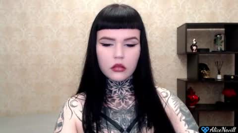 Snapshot of alicenevill chatting on 07-12-26, 01:02 Alice online show from 07-12-26, 01:02