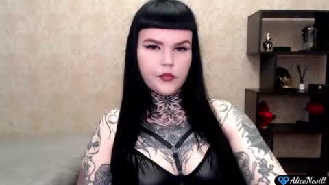 Snapshot of alicenevill chatting on 07-28-26, 01:21 Alice online show from 07-28-26, 01:21