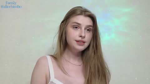 Snapshot of aliceparis69 chatting on 09-18-25, 06:21 Alice online show from 09-18-25, 06:21