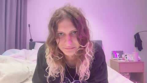 AlicePinkhead online show from 11-07-25, 10:04