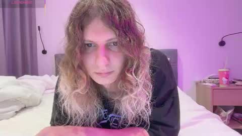 AlicePinkhead online show from 11-25-25, 05:07