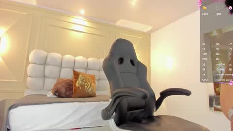          online show from 03-25-26, 01:39