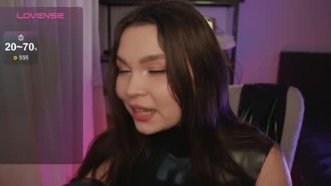 Snapshot of alicesweetlove chatting on 02-16-25, 08:22 Alice online show from 02-16-25, 08:22