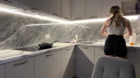 Alice online show from 01-10-25, 07:43