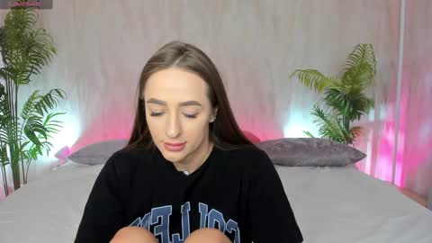 Mia online show from 02-20-25, 02:07