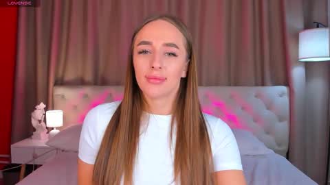 Mia online show from 10-01-25, 01:44