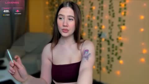 Snapshot of alicia_hines chatting on 11-10-25, 04:00 Alicia online show from 11-10-25, 04:00