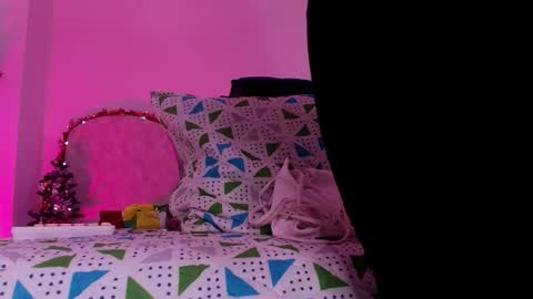 Alicia Kyse  online show from 12-14-25, 03:01