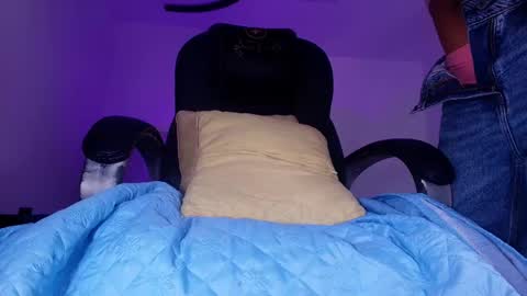 Alicia Kyse  online show from 04-14-26, 03:01