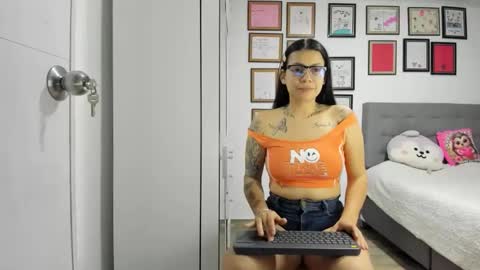 Snapshot of alicia_rainbow chatting on 06-11-26, 03:04 alicia_rainbow online show from 06-11-26, 03:04