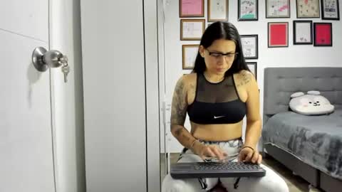 Snapshot of alicia_rainbow chatting on 07-01-26, 04:03 alicia_rainbow online show from 07-01-26, 04:03