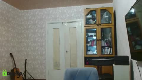 Alicia online show from 12-19-24, 04:23