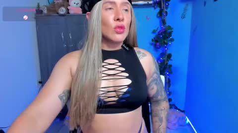 Snapshot of aliciaballard chatting on 09-15-25, 09:15 Jennyfer online show from 09-15-25, 09:15