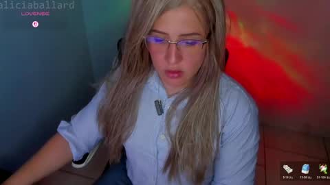 Snapshot of aliciaballard chatting on 04-22-26, 09:05 Jennyfer online show from 04-22-26, 09:05